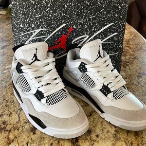 Air Jordan 4 Retro White/military black grey Mens Size 8